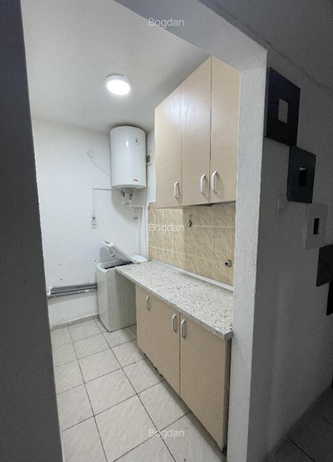 Garsoniera de inchiriat 50 m de metrou Costin Georgian - 2