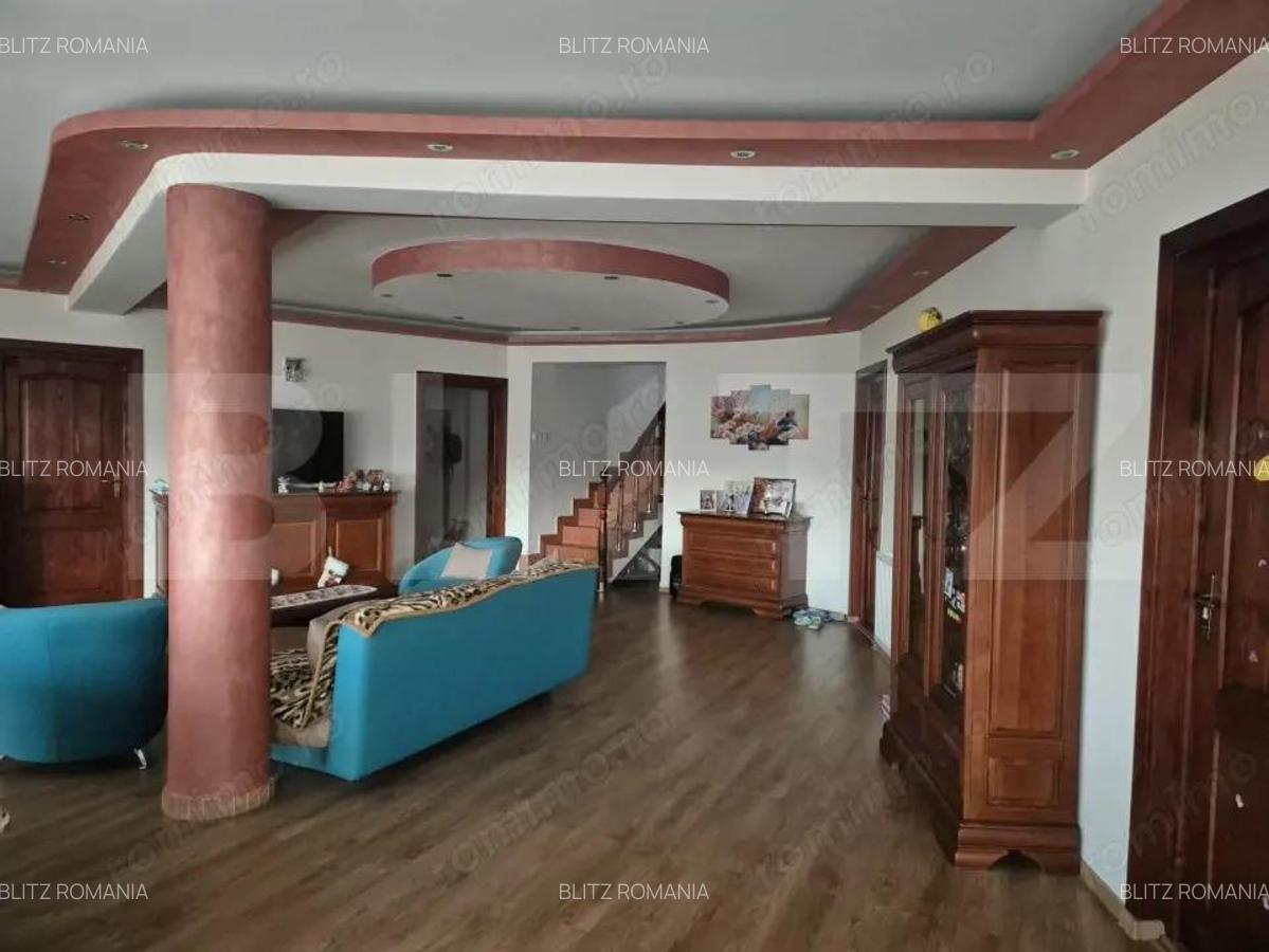 Casa de vanzare in Corunca, ideala pentru 2 familii sau pensiune - 1