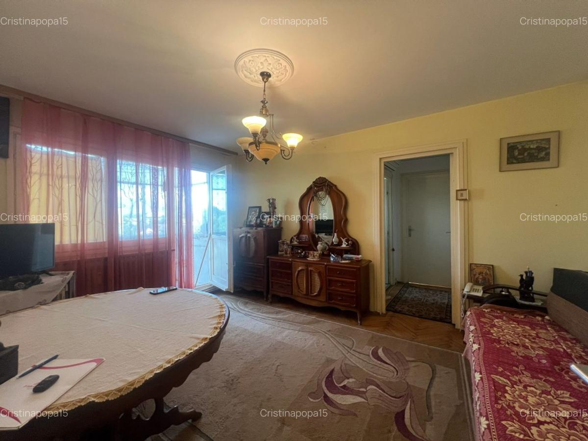 Apartament cu 2 camere, semidecomandat, situat in zona Podul de Piatra-Cantemir - 1