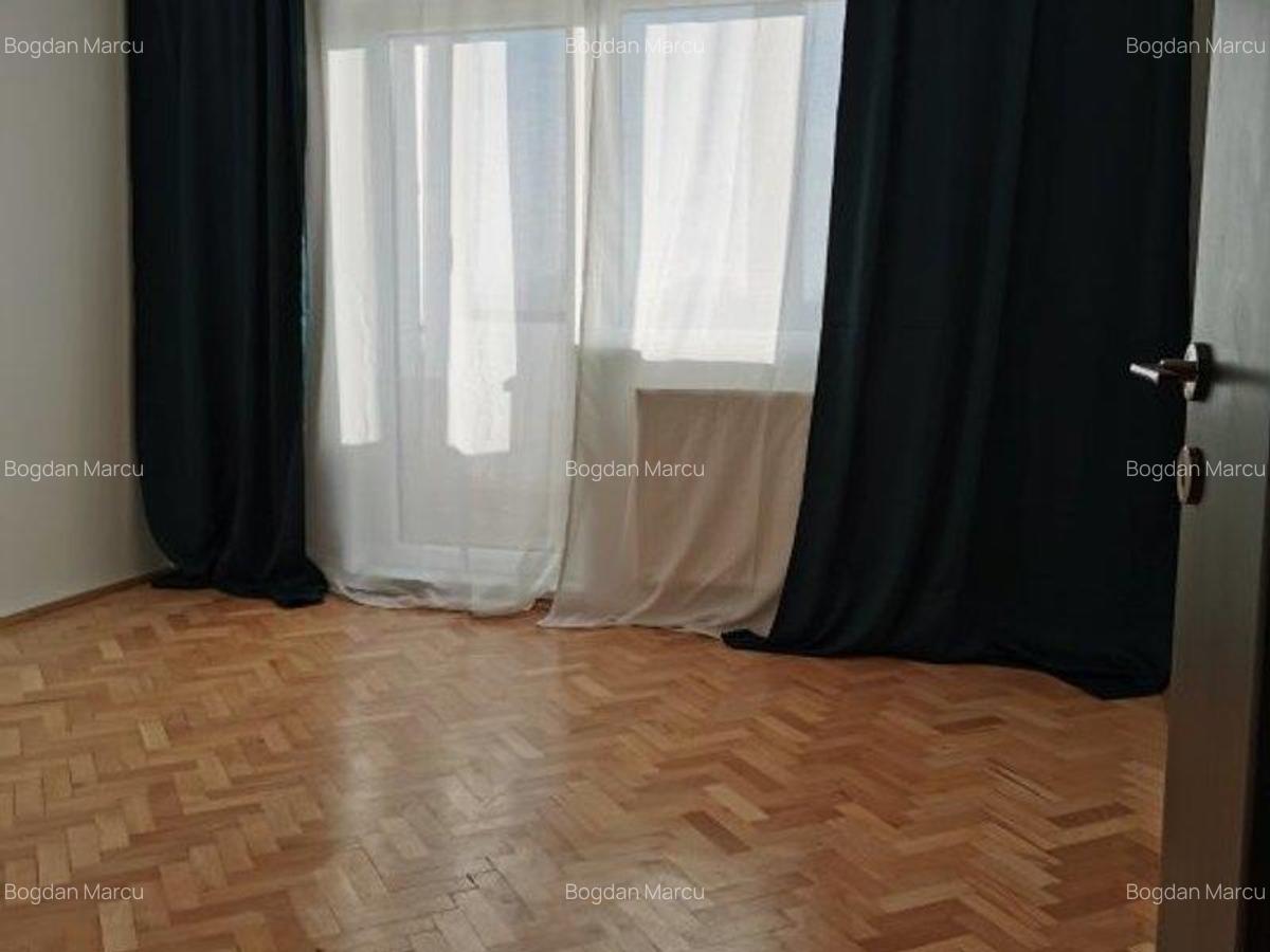 Apartament 3 camere, decomndat, zona Soarelui - 9