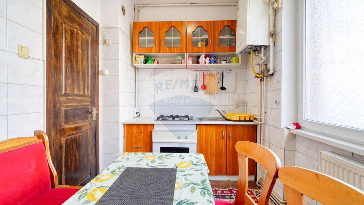 Apartament de Vanzare cu 2 Camere / Zona Tractorul - 1