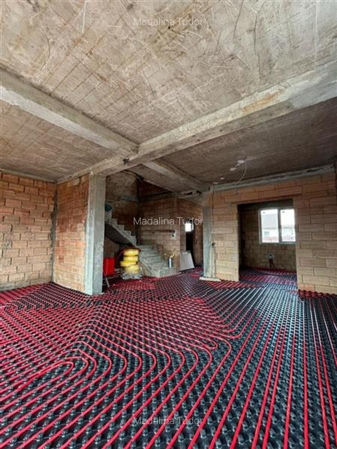 Casa tip duplex predare Iulie, 4 camere, 120mp urili, 400mp teren, Sanpetru-Harm - 8 Casa tip duplex predare Iulie, 4 camere, 120mp urili, 400mp teren, Sanpetru-Harm - 8
