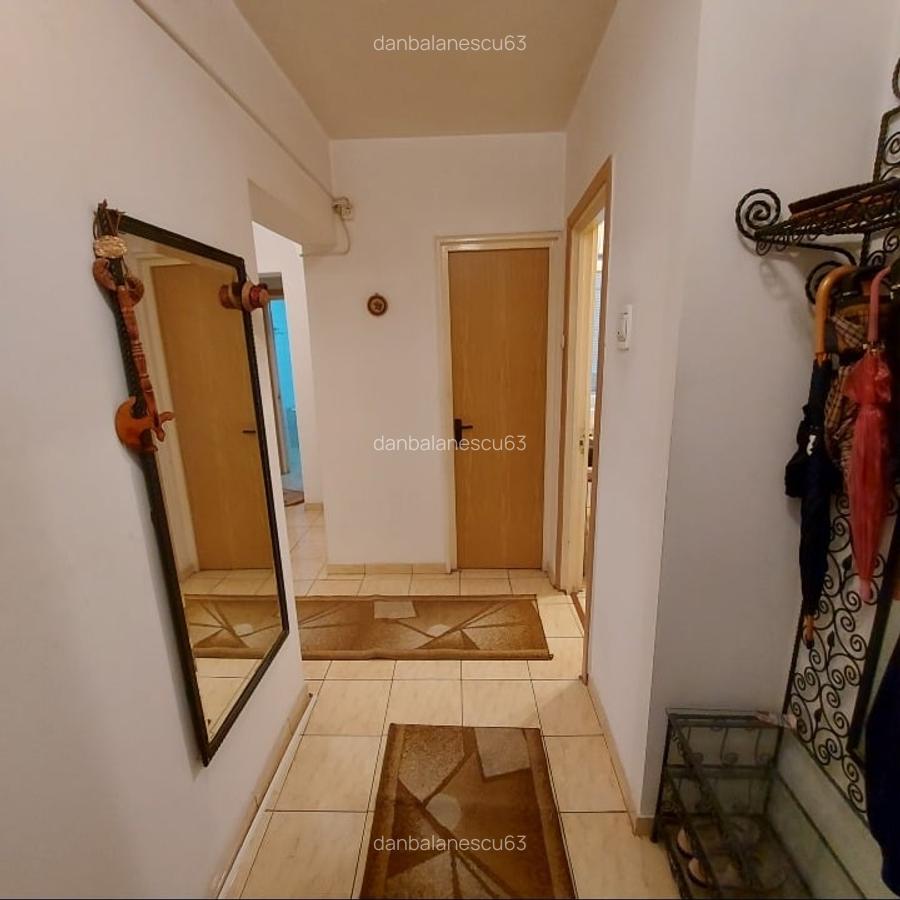Apartament 3 camere decomandat - 2