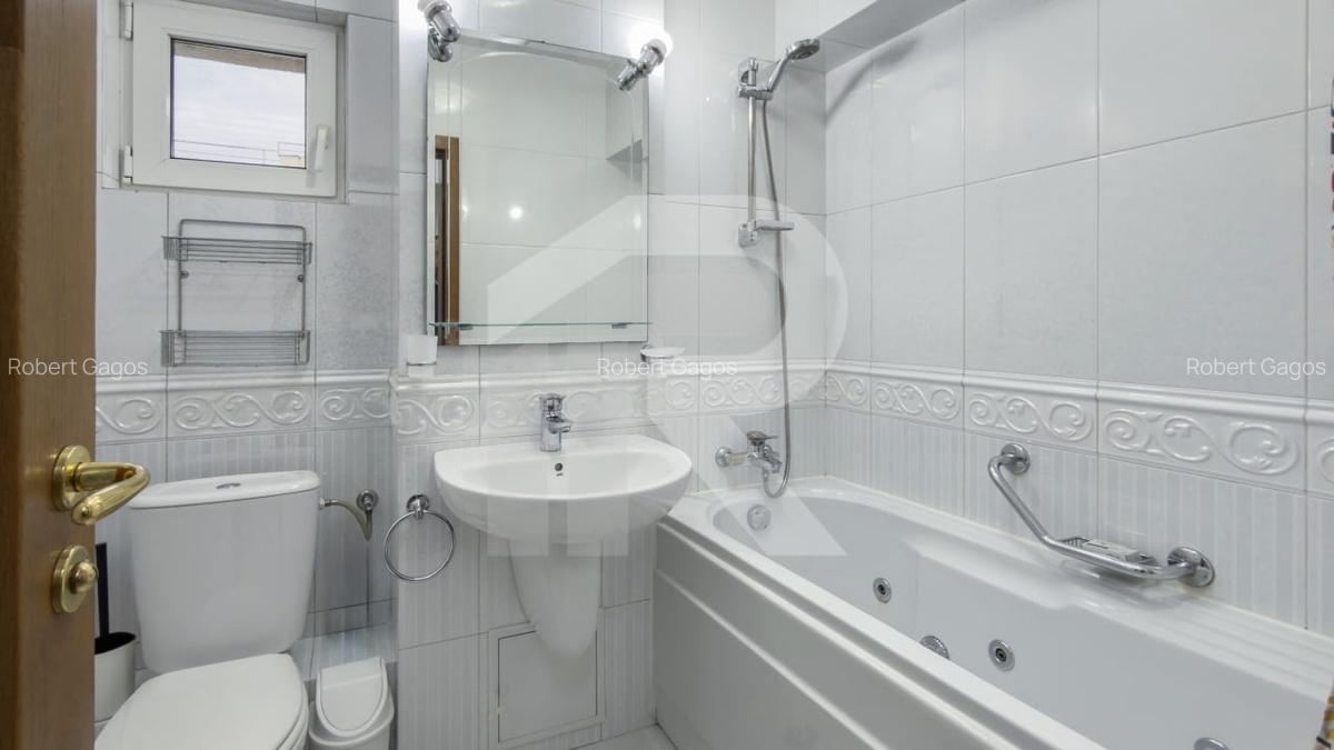 Vanzare apartament 3 camere – Ultracentral, Bloc Scala, Bd. Magheru - 7