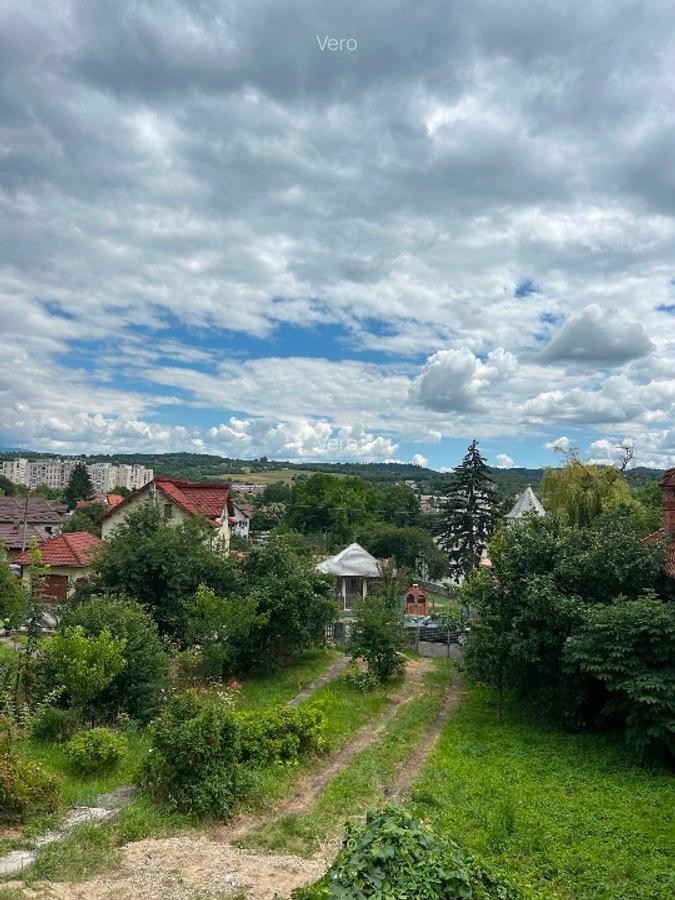 Casă 4 camere, 701 mp teren – Câmpulung, vedere superbă - 7