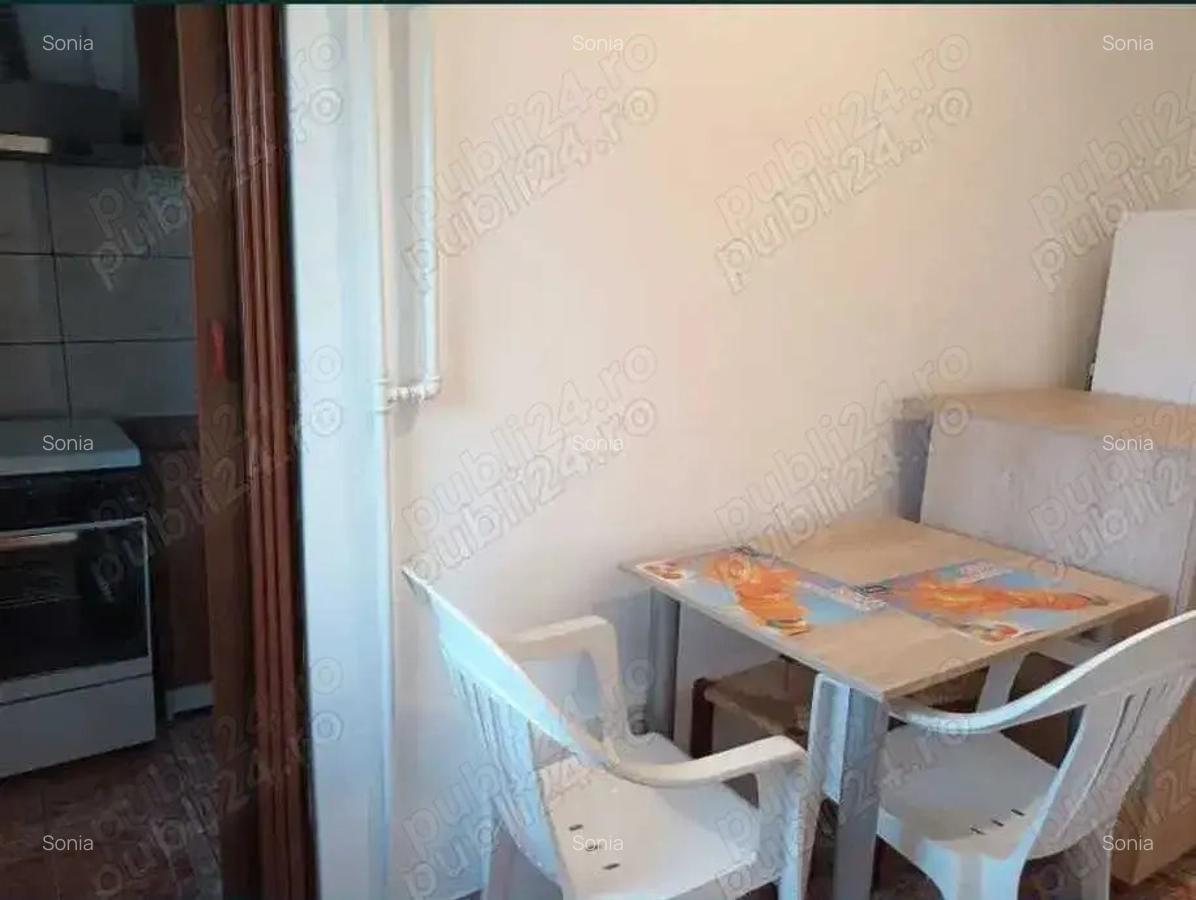 Inchiriez garsoniera decomandata - Democratiei - Mega Image - central - 5