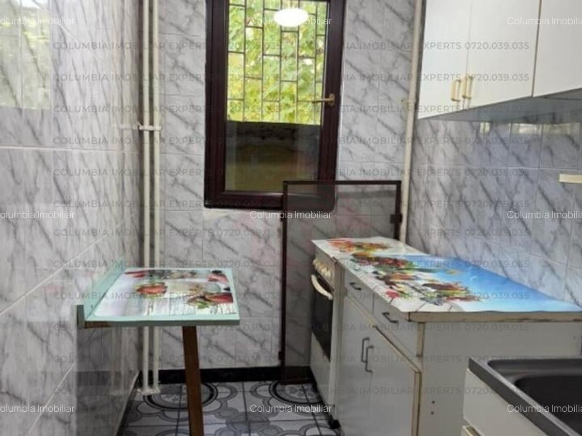 Eroii Revolutiei , piata Progresu - 4