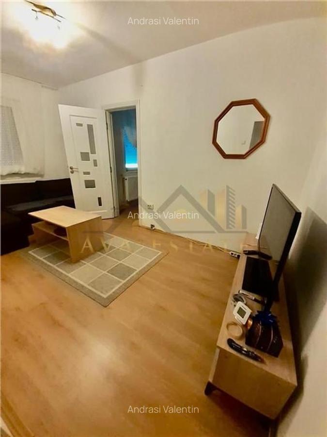 Apartament cu 3 camere, 60 mp  + centrala - Zona Dacia - 7