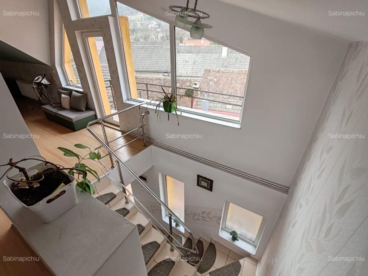 Casa 7 camere, 4 grupuri sanitare, curte si gradina - 11