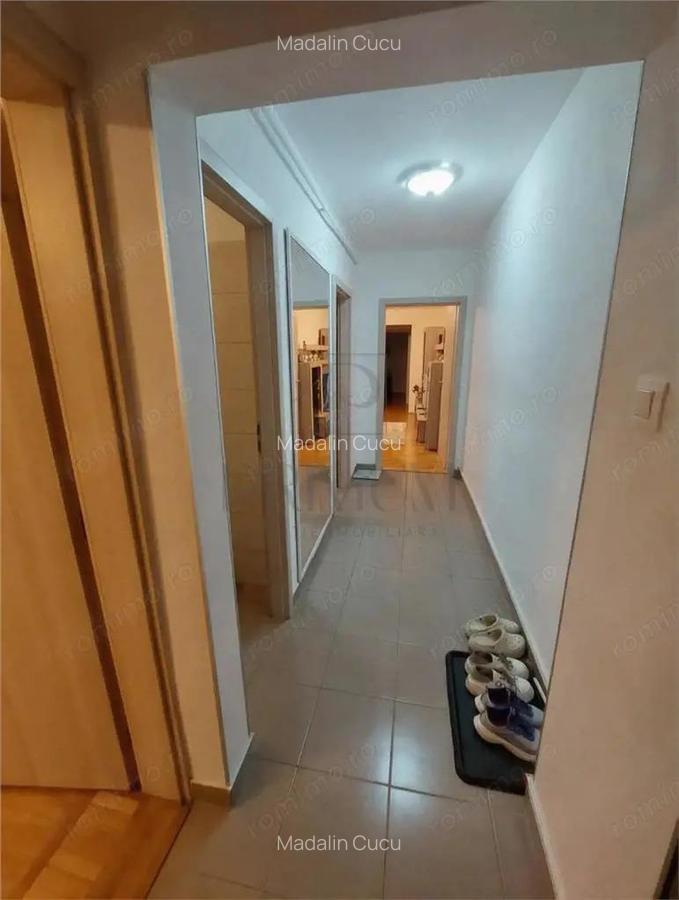 DAMBOVITA - 3 CAM - ETJ.1 - 2 BAI - ANVELOPAT - CENTRALA - ZONA EXCELENTA - 4