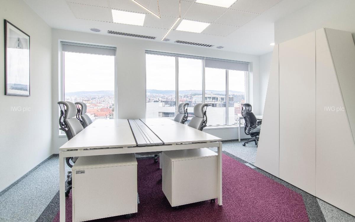 Spa?iu de birou privat pentru 5 persoane in Regus Central Business - 5