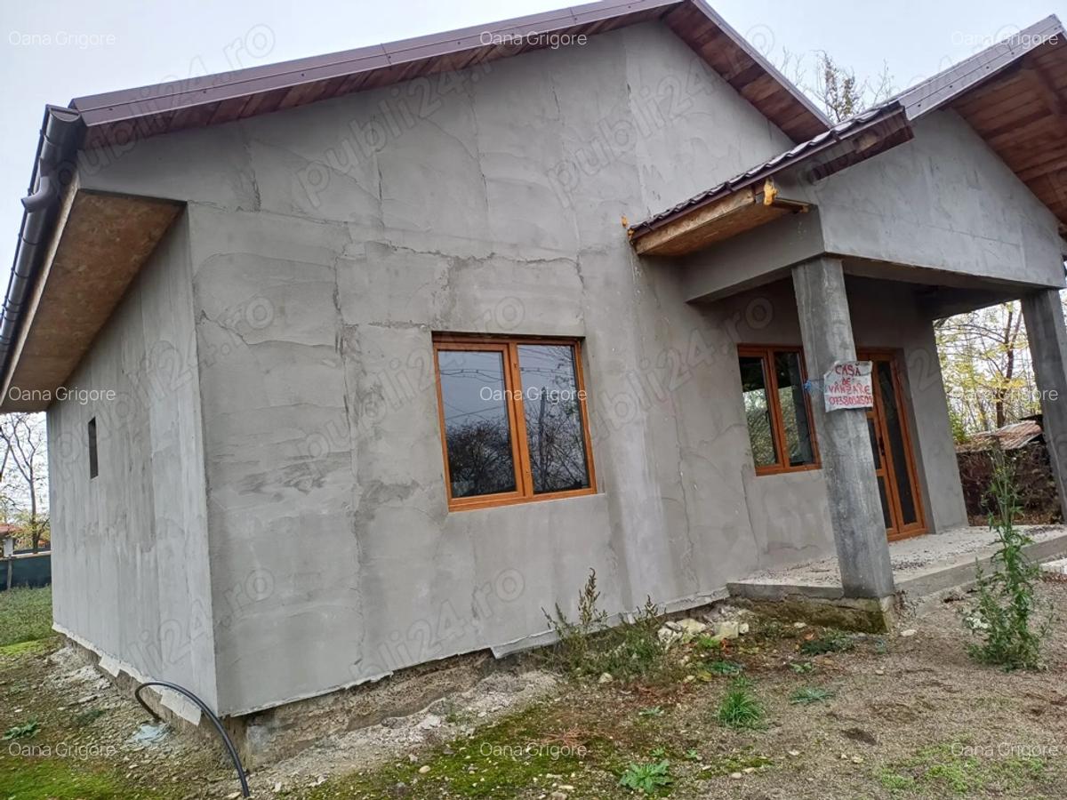 Casa de vanzare cu tot cu teren - 4