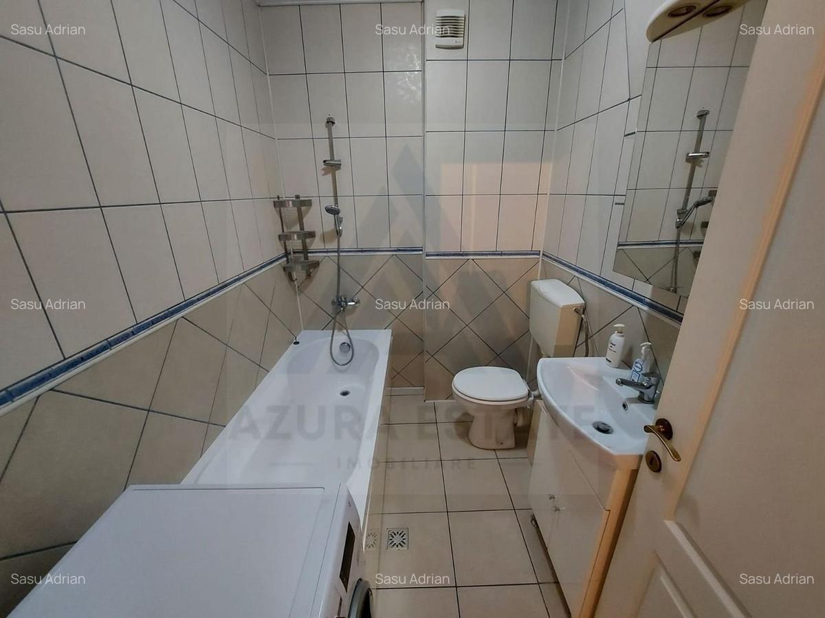 Apartament renovat tip mansarda pivnita si parcare privata in Strand - 8
