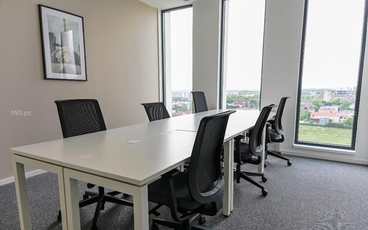 Spa?iu de birou tip open-plan pentru 10 persoane in Regus Vox Tech - 9