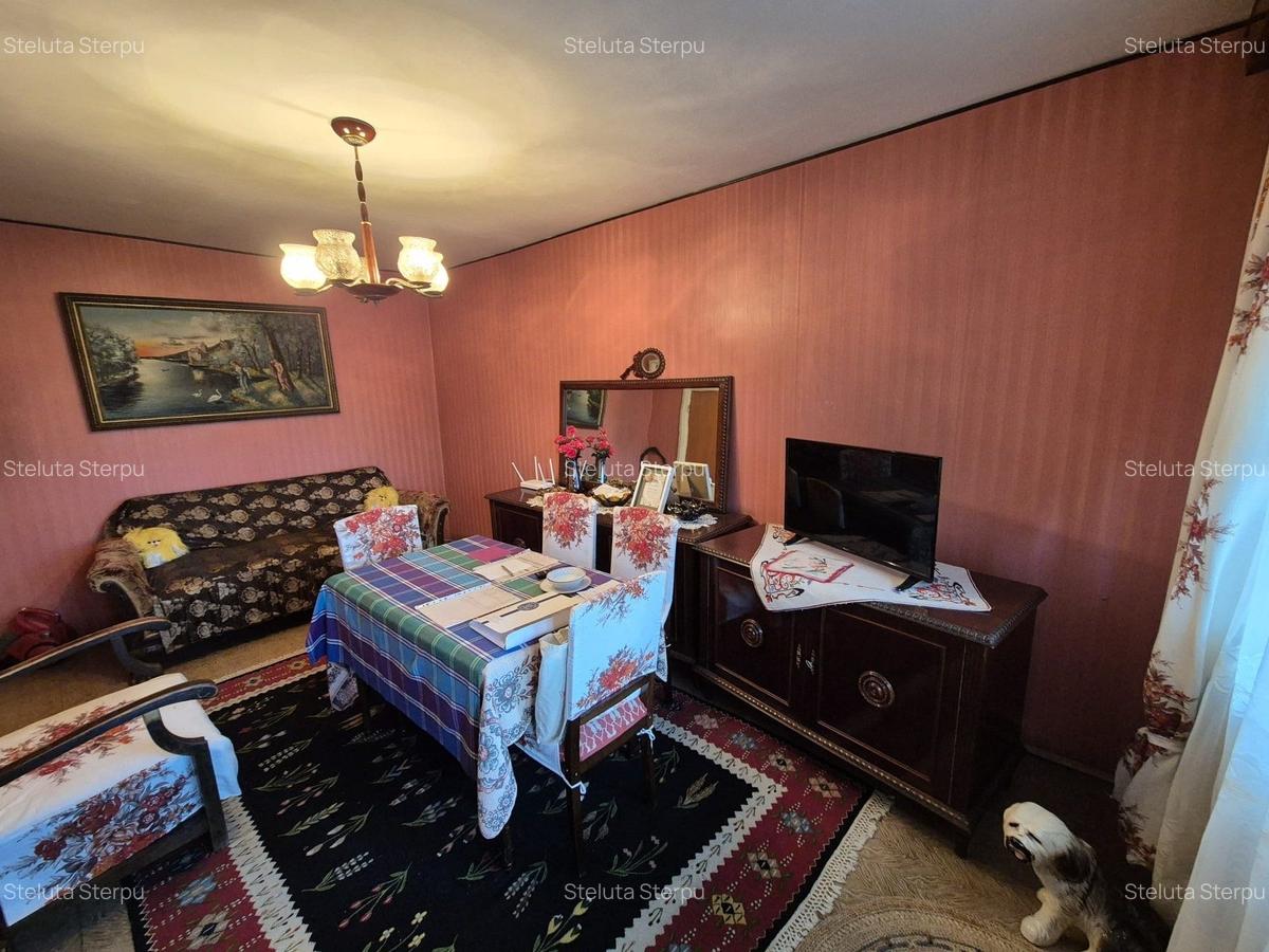 Apartament cu 3 camere decomandat în 1 Mai - 5