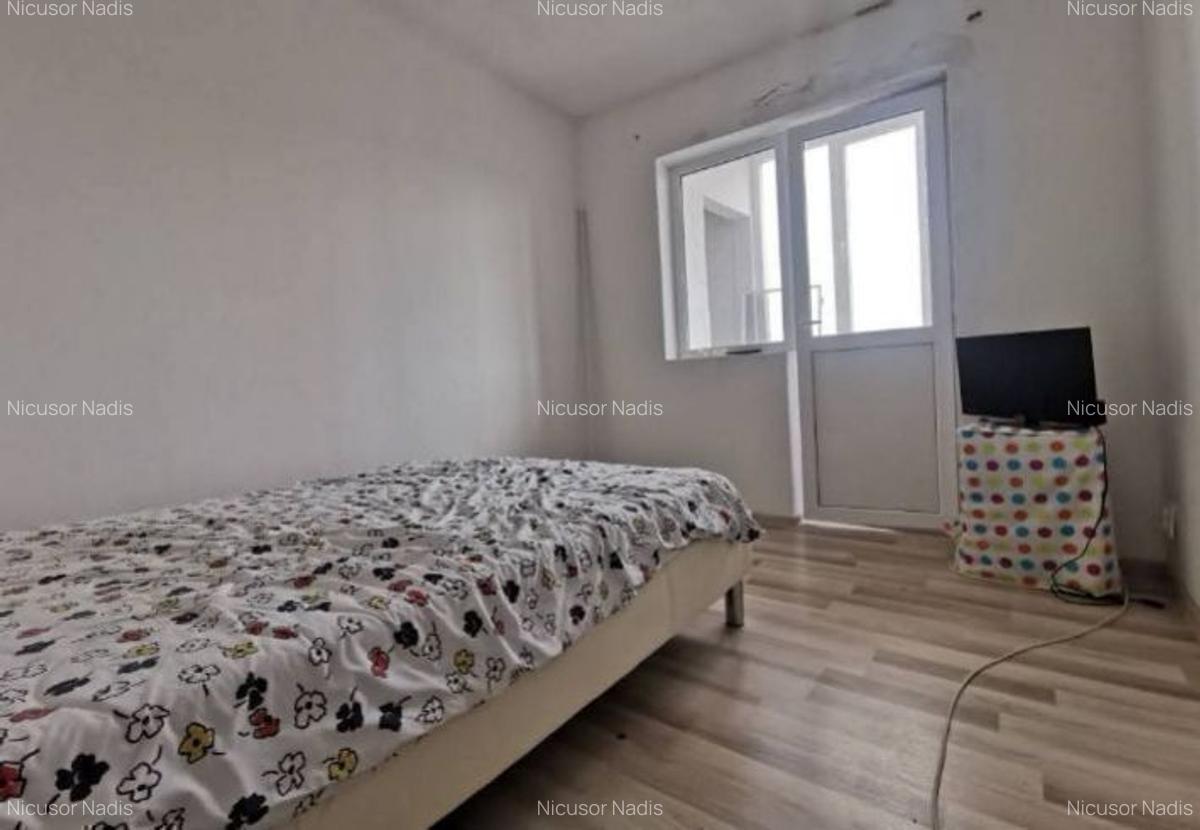 Apartament de vânzare - 3