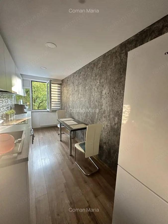 Vand apartament cu 2 camere si garaj - 2