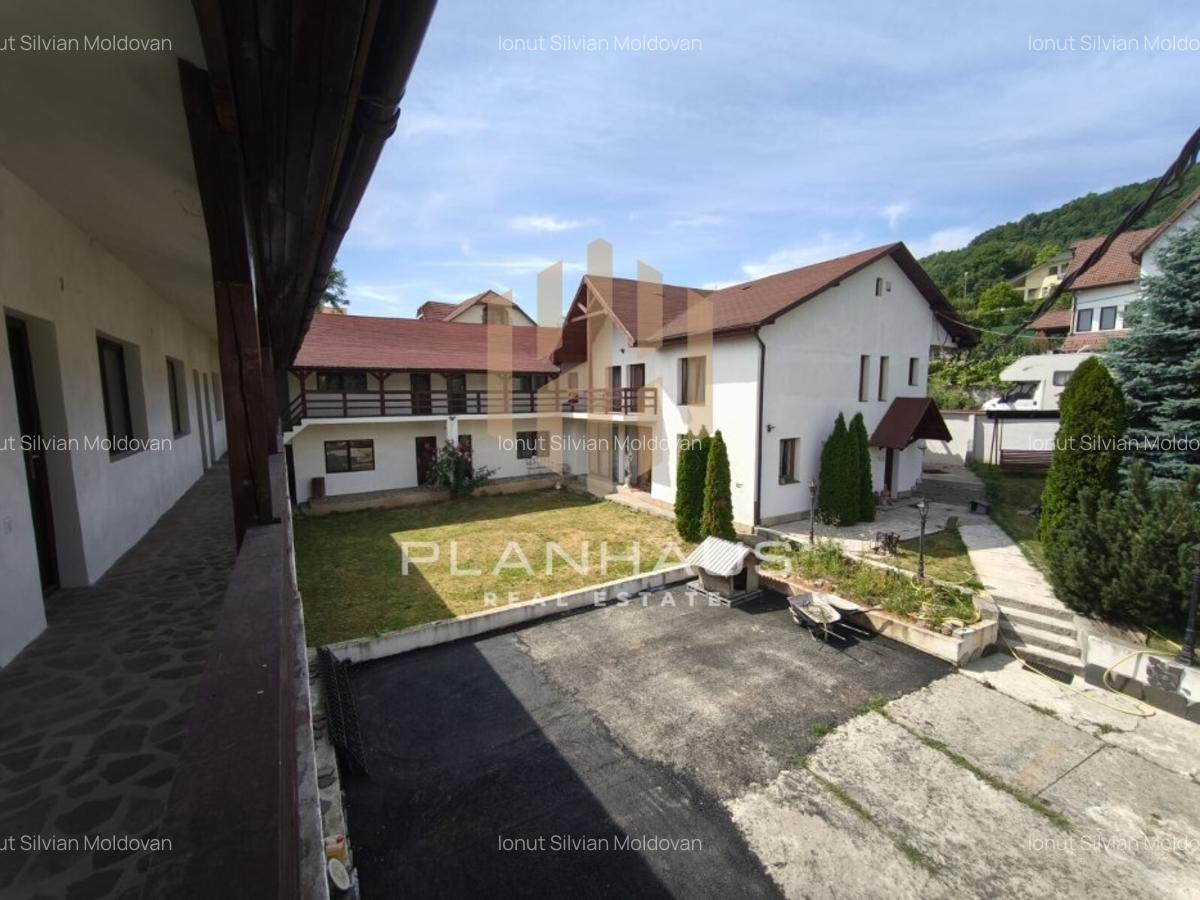 Proprietate cu 20 de camere și 11 ari de teren lângă Stadionul Baia Mare - - 1