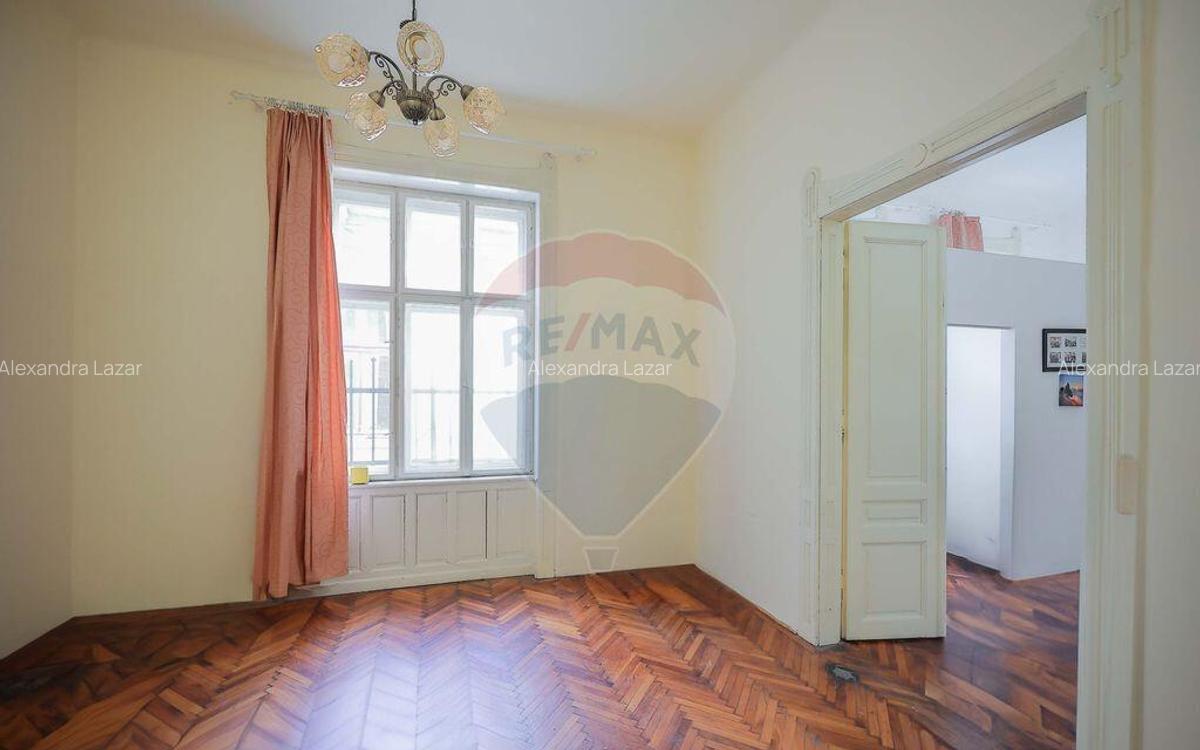 Casa de Vanzare cu 4 camere, Ultracentral - Cuza Voda - 1
