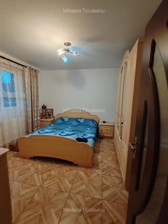 Casă cu 4 camere în Central - 2