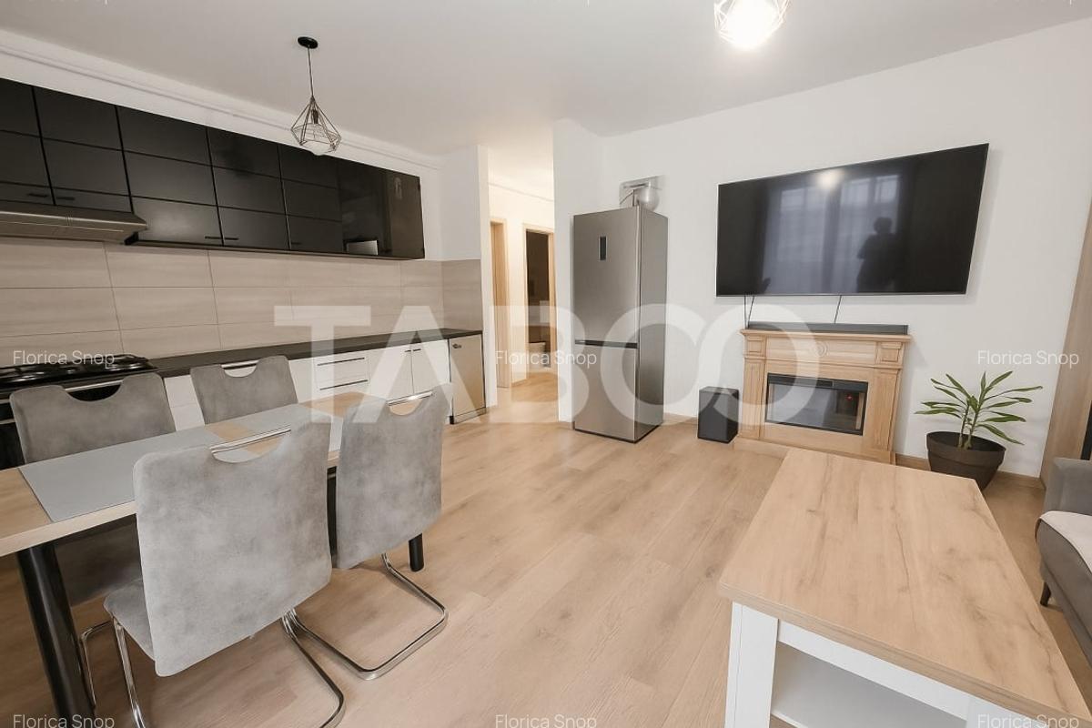 Super apartament la parter inalt -3 camere balcon si parcare proprie - 1