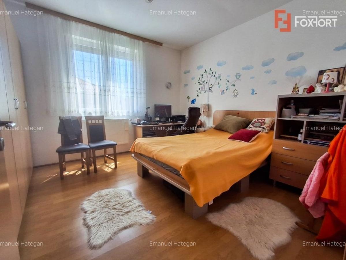 Casa individuala cu 8 camere si teren de 832 mp de vanzare, zona Girocului - 15