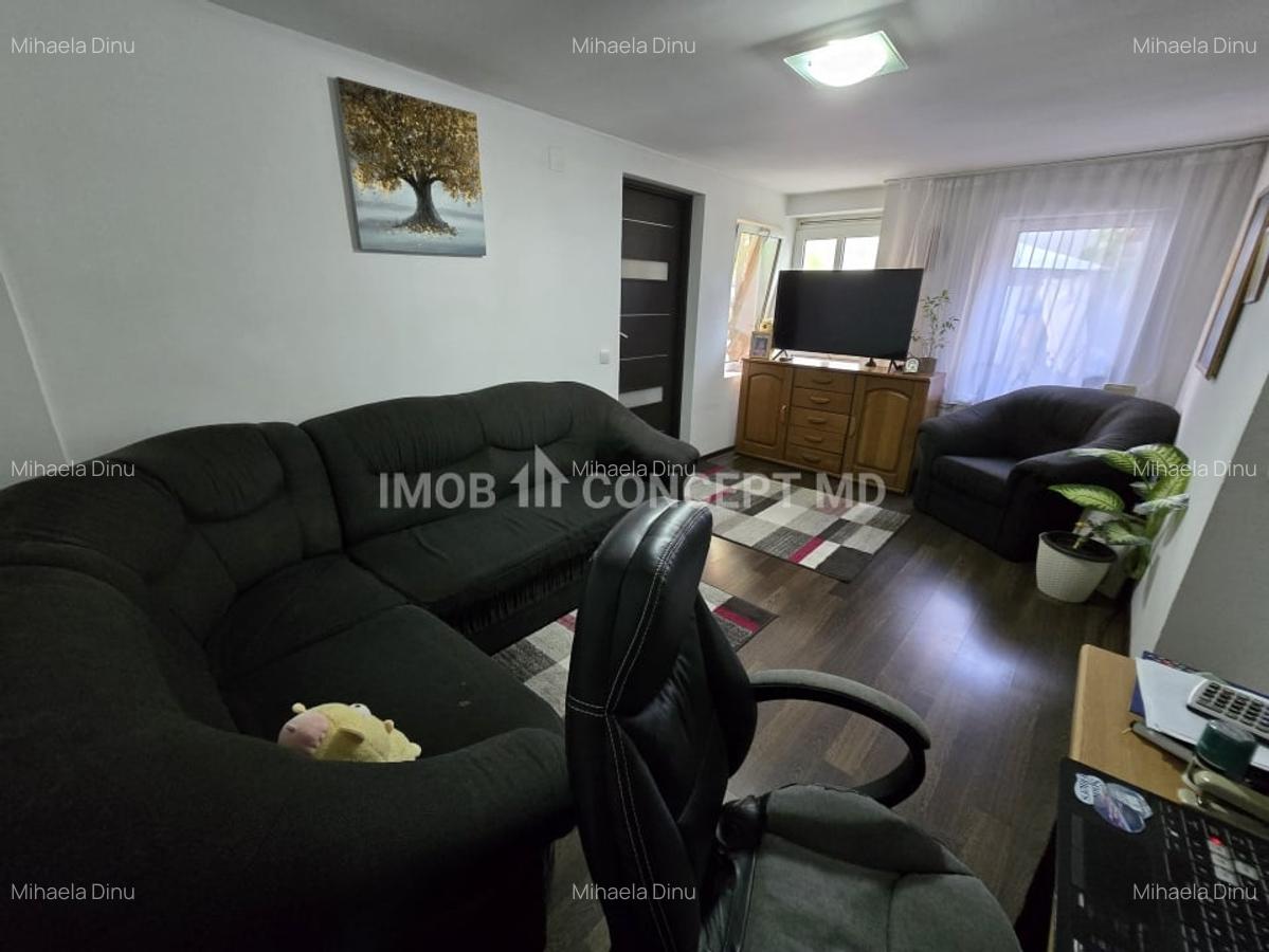 VANZARE CASA 3 CAMERE in zona Democratiei - 3