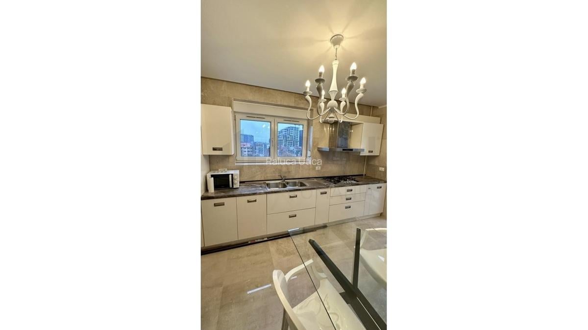 Apartament cu 3 camere decomandat în Herăstrău - 9