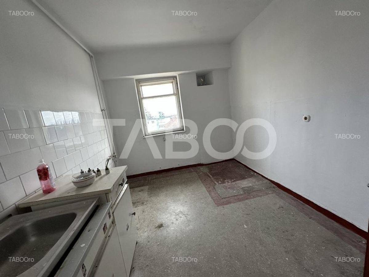 Apartament cu 3 camere decomandat în Exterior Sud - 4