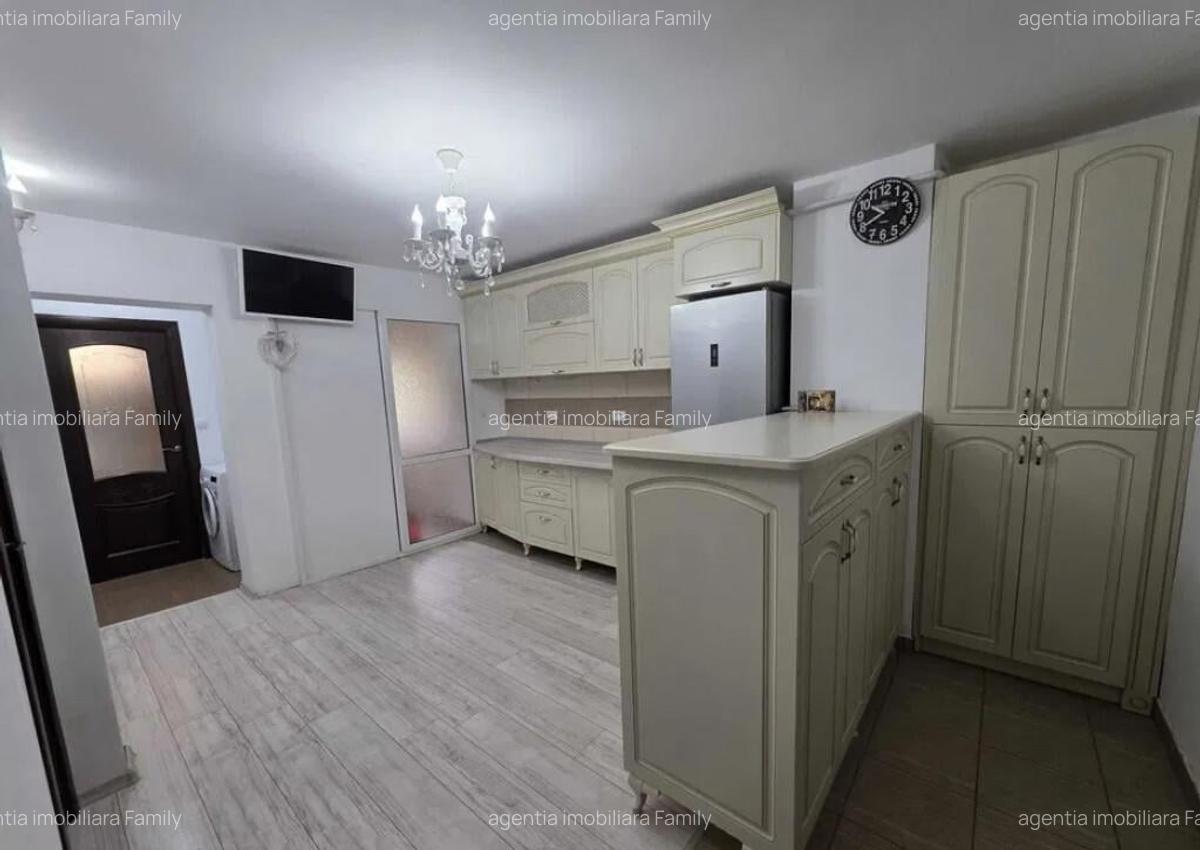 Apartament cu 3 Camere Decomandate etaj 2 - Zona George Enescu - 1