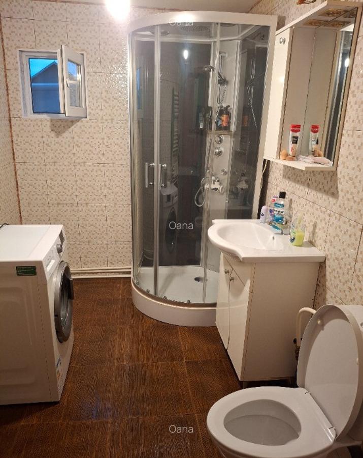 Casa, teren ?i anexe. In Boto?ani, Un?eni, Burle?ti - 10