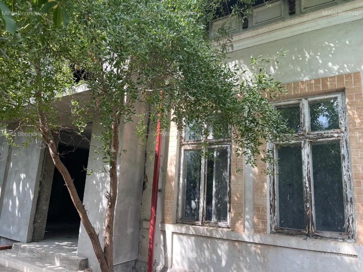 Vilă 2 corpuri – construcție 2012 + casă veche interbelică, curte generoasă - 4