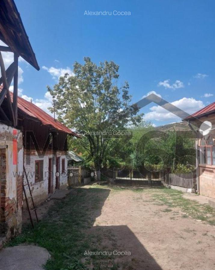 Casa veche si teren Izvorani - toate utilitatile - 7