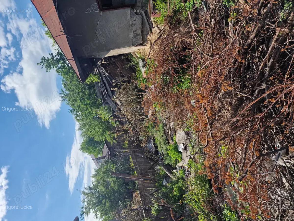 Casa batraneasca nelocuibila de vanzare - 8