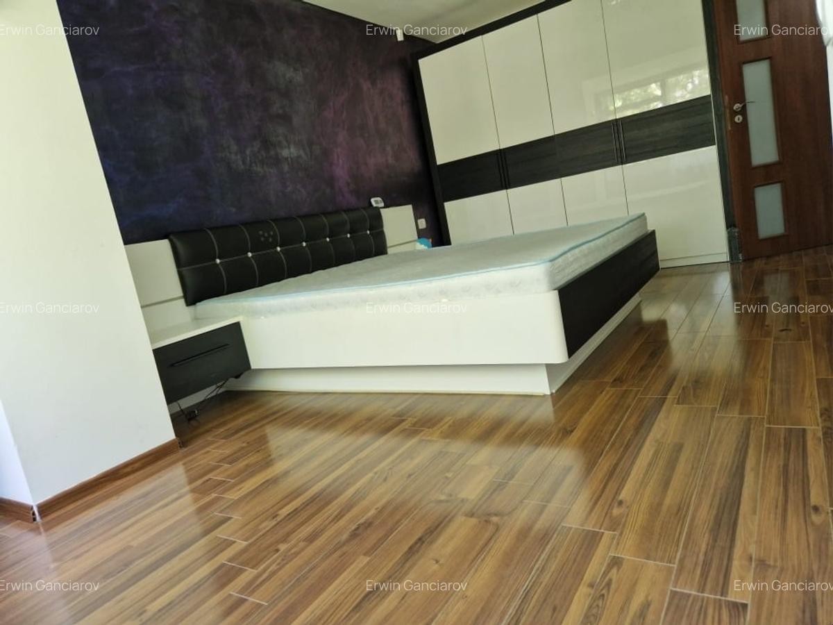 Decomandat, modern, ultracentral, mobilat si utilat - Bariera - 70 mp - 1