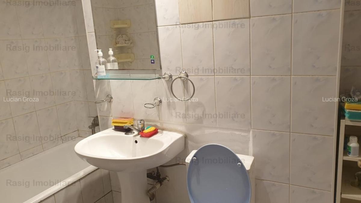 Apartament cu 4 camere decomandat în Lujerului - 4