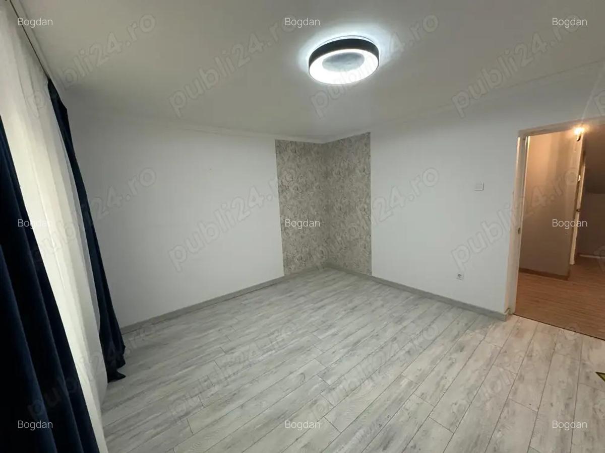 Casa de vanzare Cicir 1200mp (an construc?ie 2010) - 1