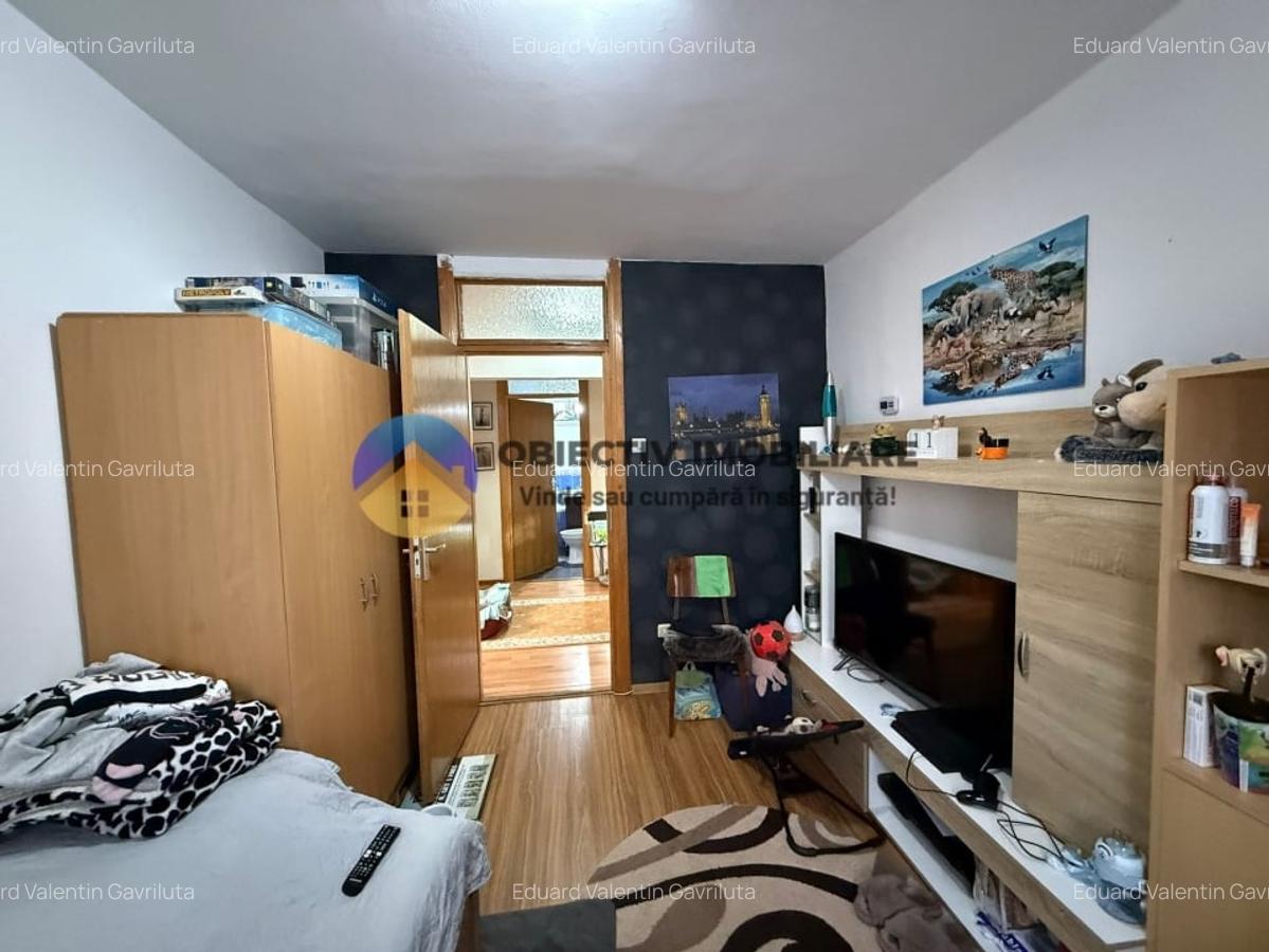 Apartament 3 camere de vanzare – zona centrala – Etaj 1 - 9