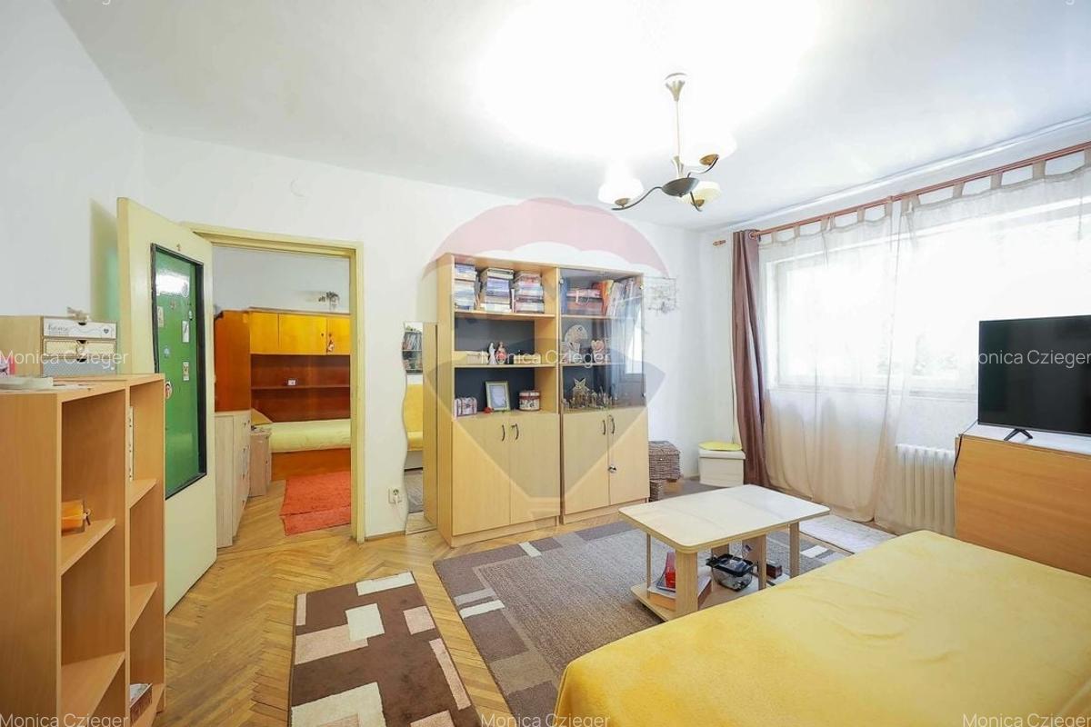 Apartament cu 3 camere semidecomandat, mobilat în Nufărul - 2