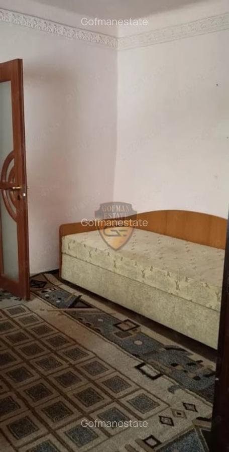 Casa 6 camere, baie, bucatarie si dependinte, zona Tomis II, 3 intrari separate - 3