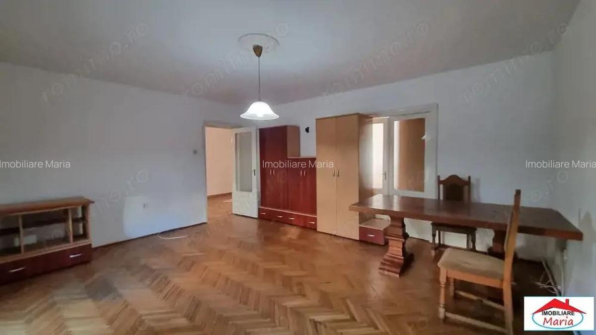 Apartament ultracentral 3 camere cu garaj si beci - 4