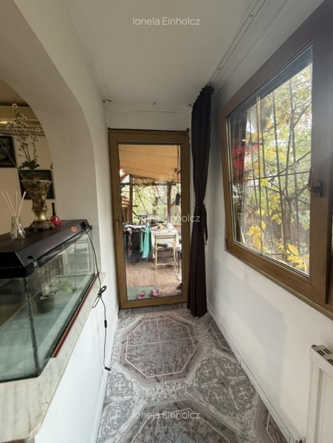 Apartament spatios, 3 camere, decomandat, 95 mp, parter - Girocului - 10