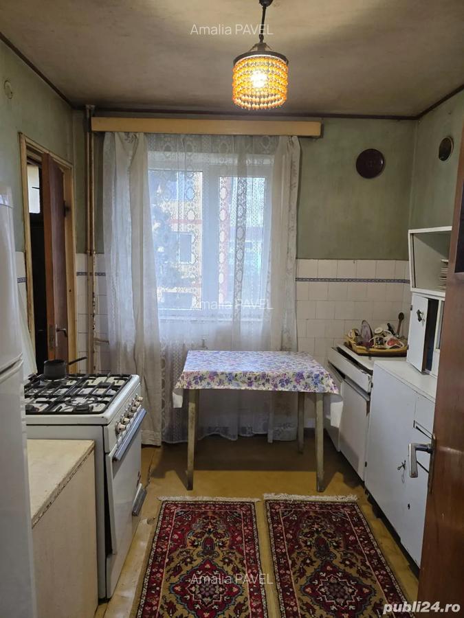 Proprietar vand apartament decomandat 90 mp - 3 camere in Brad - 7