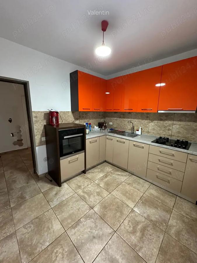 Casa tip triplex P+E+M, casa 1 din 3 (cu iesire la strada) - proprietar - 4