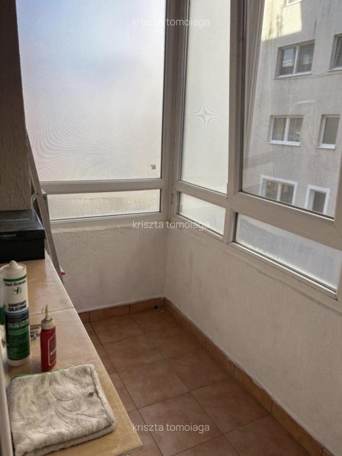 Apartament in zona Stejarlui  , 2 camere plus balcon , parter inalt. - 7