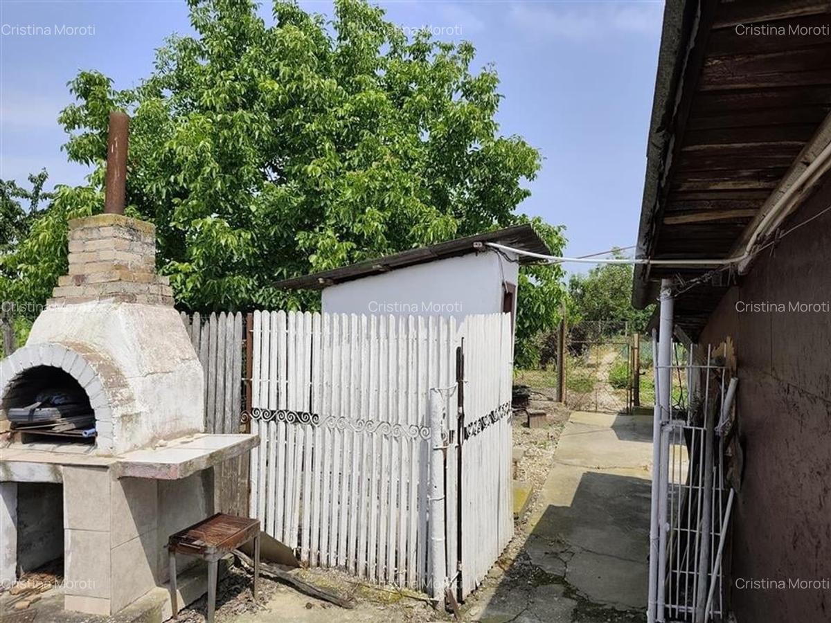 Proprietate spatioasa de vanzare in Gaesti, Dambovita - ideala pentru locuit sau - 18
