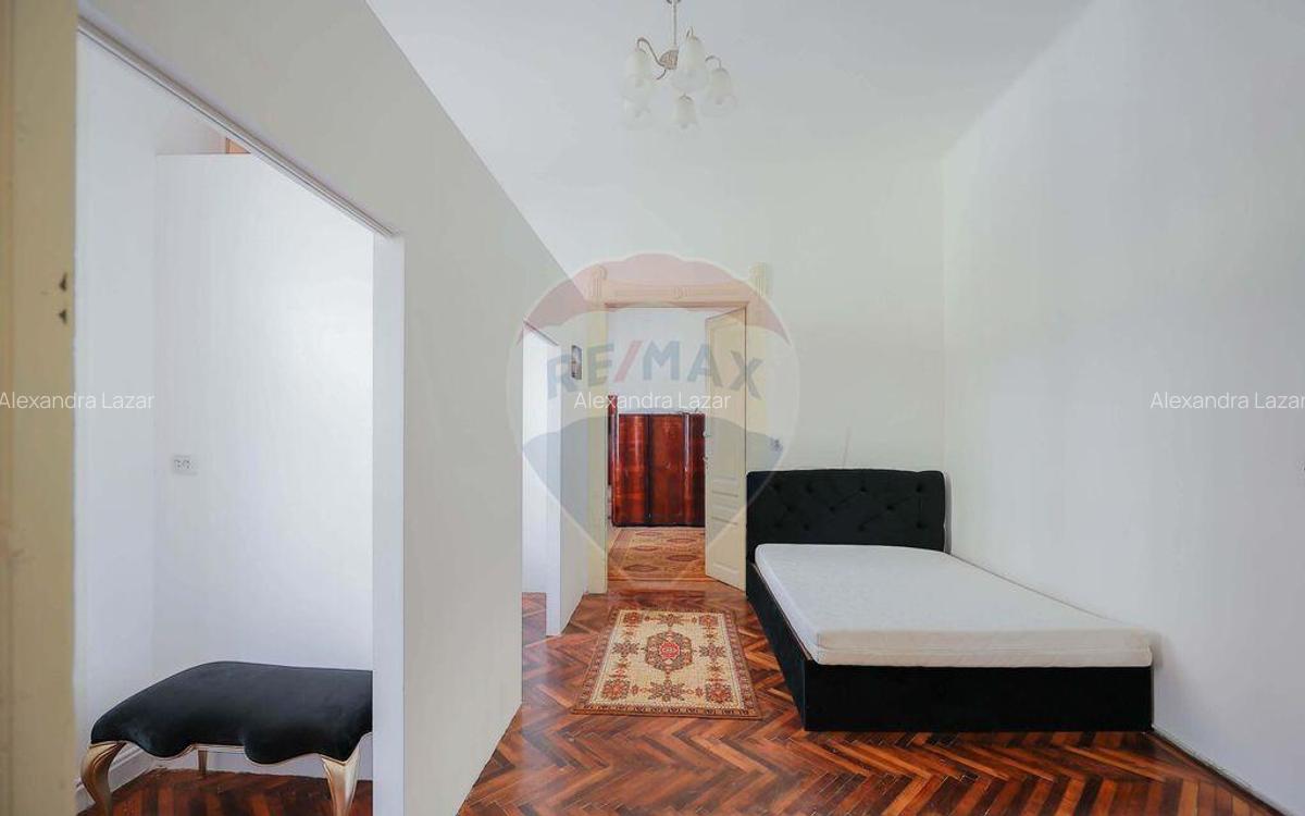 Casa de Vanzare cu 4 camere, Ultracentral - Cuza Voda - 3