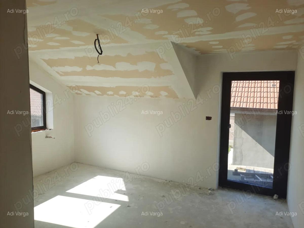 Casa de vanzare sinmartin cartie Lotus - 8