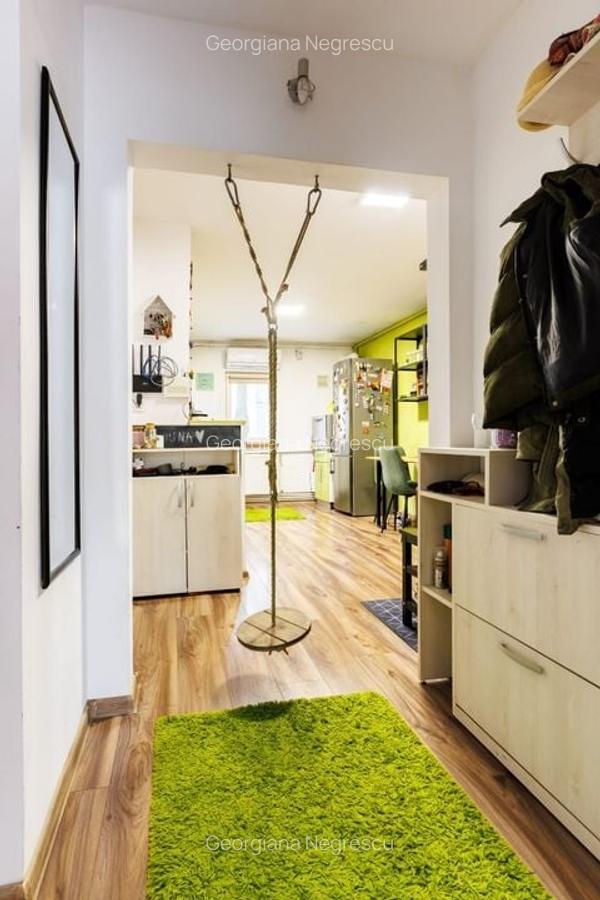 Girocului | 3 camere | Decomandat | Balcon | 2 băi | Centrală proprie - 8