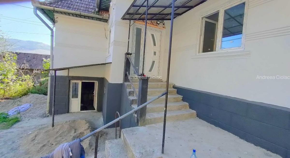 Casa de vanzare, 2 camere, 60 mp, zona Iara - 2